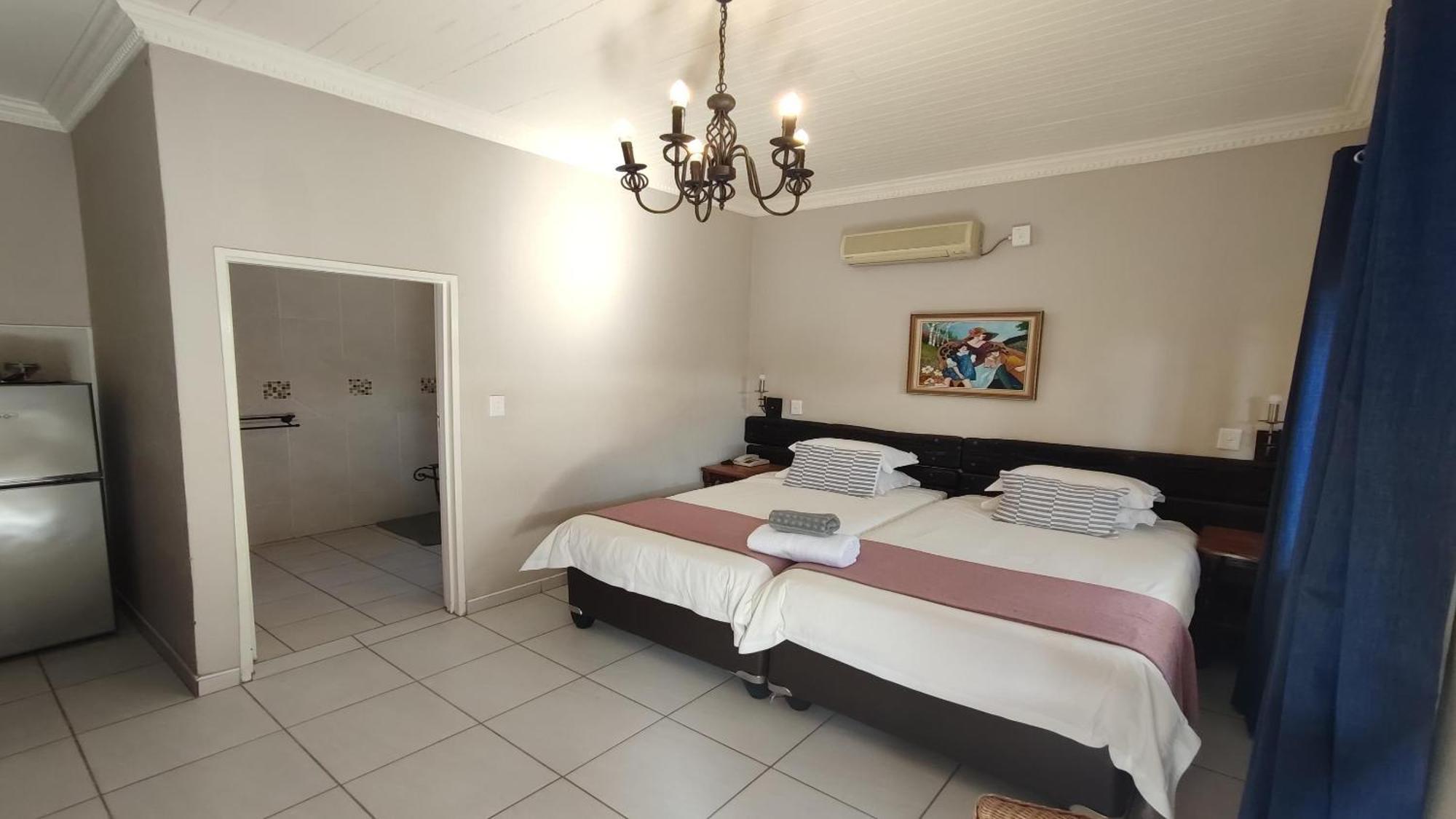 Bird'S Nest Guest House Keetmanshoop Room photo
