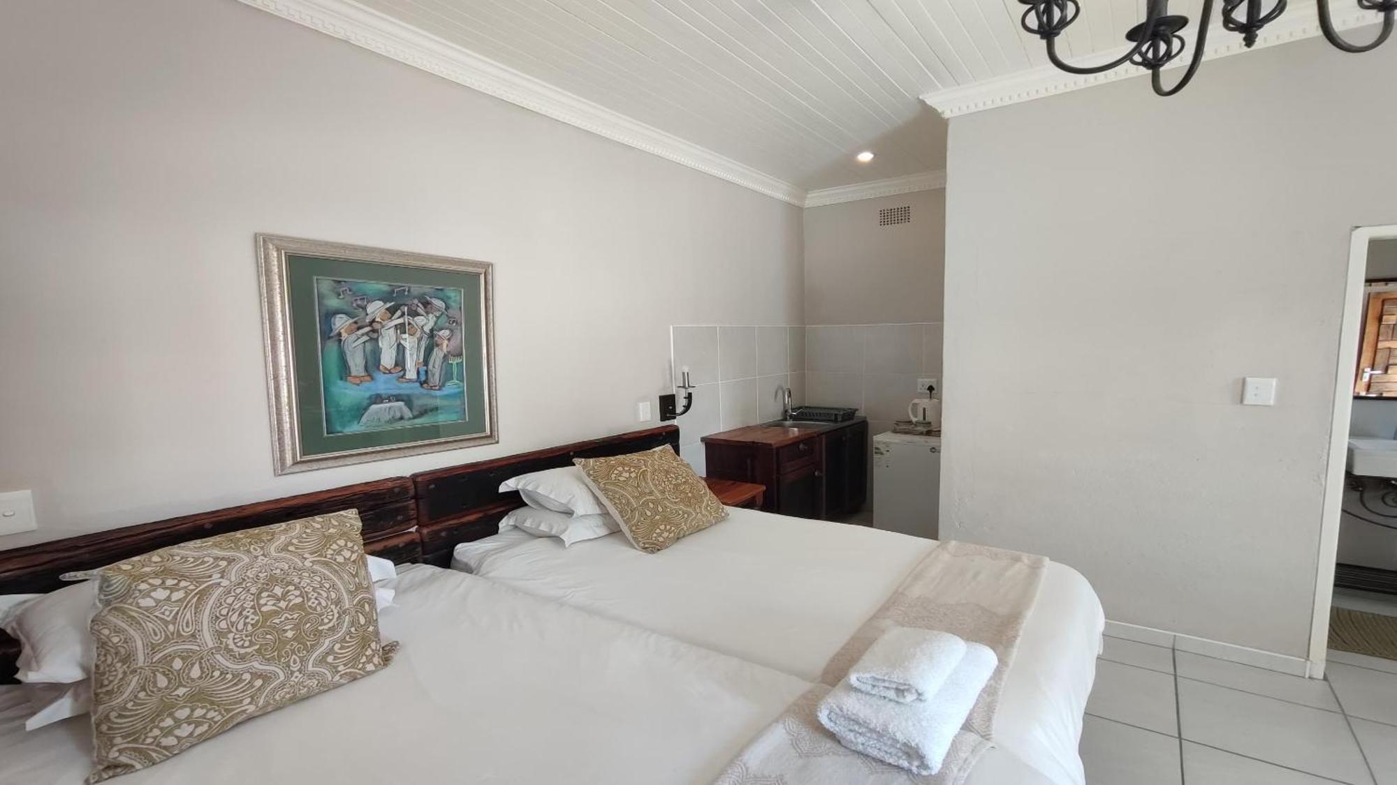 Bird'S Nest Guest House Keetmanshoop Room photo